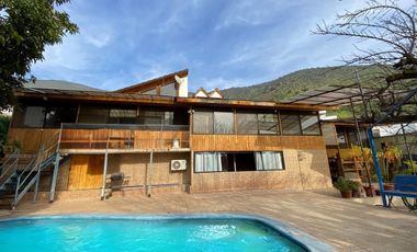 Amplia Casa en Terreno de 735 m², Lomas de lo Aguirre, Pudahuel.