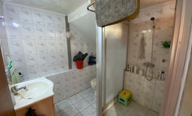 Amplia Casa en Terreno de 735 m², Lomas de lo Aguirre, Pudahuel.