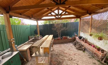 Amplia Casa en Terreno de 735 m², Lomas de lo Aguirre, Pudahuel.