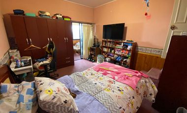 Amplia Casa en Terreno de 735 m², Lomas de lo Aguirre, Pudahuel.