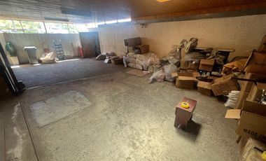 Casa Ampliada en Terreno de 735 m² en Lomas de lo Aguirre, Pudahuel.