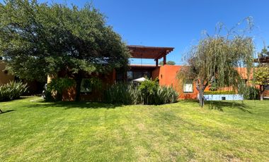 RENTA DE CASA DE UN NIVEL EN BALVANERA QUERÉTARO CON ALBERCA