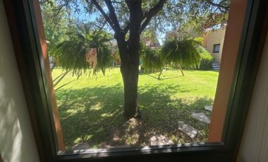 RENTA DE CASA DE UN NIVEL EN BALVANERA QUERÉTARO CON ALBERCA