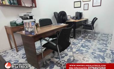 Se vende casa amplia,  terraza con piscina pequeña, 2 locales en  Buga-valle, Barrio Santa Barbara.