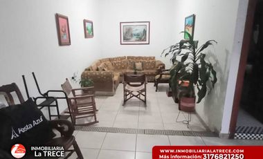 Se vende casa amplia,  terraza con piscina pequeña, 2 locales en  Buga-valle, Barrio Santa Barbara.