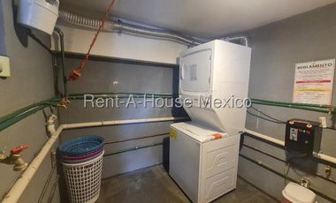 Departamento Amueblado en Renta en Naucalpan,Lomas de Tecamachalco CMB 25-1064.