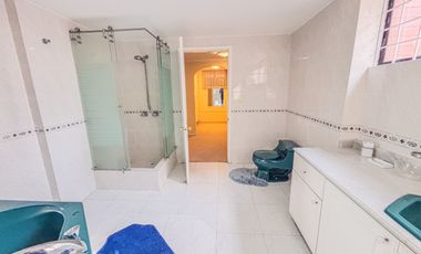 Departamento Duplex Amoblado de Renta 4 Dorm. - 4 Baños