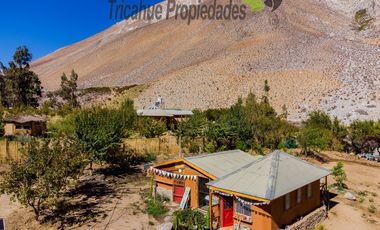 Terreno de 6.000 m2 con linda casa , cabaña y orilla de río, Cochiguaz, Valle del Elqui. $220 millones