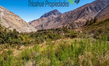 Terreno de 6.000 m2 con linda casa , cabaña y orilla de río, Cochiguaz, Valle del Elqui. $220 millones