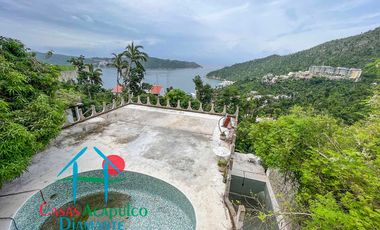 Casa en venta para remodelar. Gran oportunidad de inversión. Con terraza, alberca y vista al mar