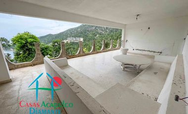 Casa en venta para remodelar. Gran oportunidad de inversión. Con terraza, alberca y vista al mar