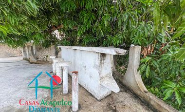 Casa en venta para remodelar. Gran oportunidad de inversión. Con terraza, alberca y vista al mar