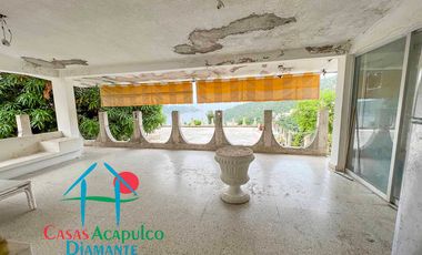 Casa en venta para remodelar. Gran oportunidad de inversión. Con terraza, alberca y vista al mar