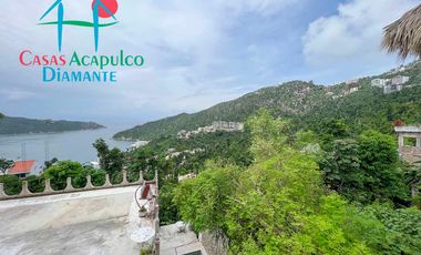 Casa en venta para remodelar. Gran oportunidad de inversión. Con terraza, alberca y vista al mar