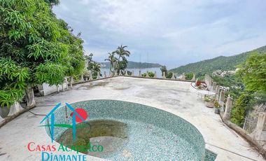 Casa en venta para remodelar. Gran oportunidad de inversión. Con terraza, alberca y vista al mar