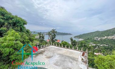 Casa en venta para remodelar. Gran oportunidad de inversión. Con terraza, alberca y vista al mar