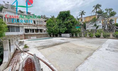 Casa en venta para remodelar. Gran oportunidad de inversión. Con terraza, alberca y vista al mar