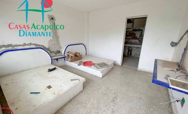 Casa en venta para remodelar. Gran oportunidad de inversión. Con terraza, alberca y vista al mar