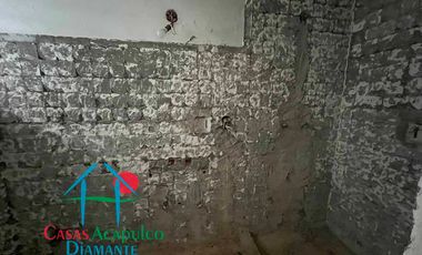 Casa en venta para remodelar. Gran oportunidad de inversión. Con terraza, alberca y vista al mar