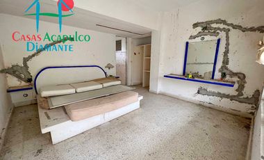 Casa en venta para remodelar. Gran oportunidad de inversión. Con terraza, alberca y vista al mar
