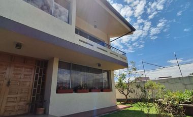 VENTA AMPLIA CASA SECTOR SANGOLQUI