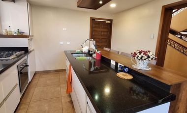 VENTA AMPLIA CASA SECTOR SANGOLQUI