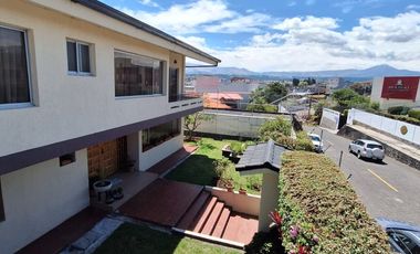 VENTA AMPLIA CASA SECTOR SANGOLQUI