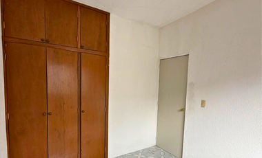 Práctica casa habitación en buena condiciones en venta ubicada en Real del Sol en Tecámac