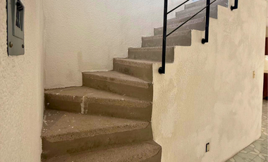 Práctica casa habitación en buena condiciones en venta ubicada en Real del Sol en Tecámac