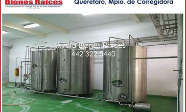 4,5 hectáreas en venta en Querétaro con Fábrica para elaboración de Quesos, Oficina y Departamento con 6 habitaciones.