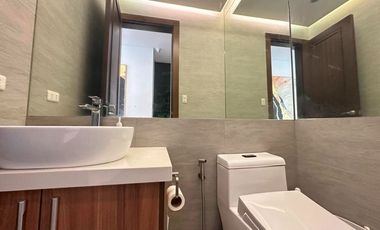 Well maintain Modern contemporary House in Alabang Hills