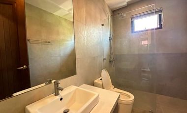 Well maintain Modern contemporary House in Alabang Hills