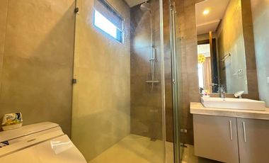Well maintain Modern contemporary House in Alabang Hills