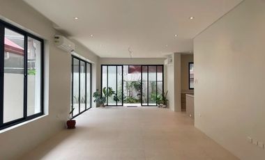 Massive 4 bedrooms Brand new House and lot for sale in Las Pina City