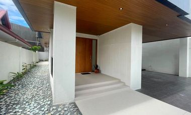 Massive 4 bedrooms Brand new House and lot for sale in Las Pina City