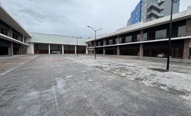 LOCALES COMERCIALES EN RENTA PLANTA BAJA PLAZA LA CEMENTERA 60 M2 CERCA DE GALERIAS SERDAN