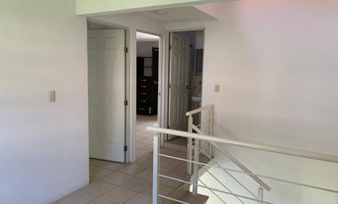 Casa en Senderos del Lago, coto privado con alberca y hermoso jardín común