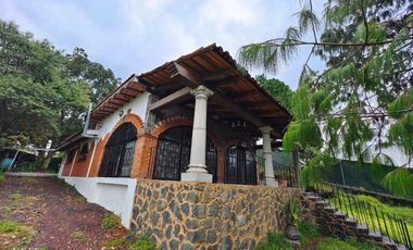 Casa en venta en tepoztlán Morelos, con  amplio terreno