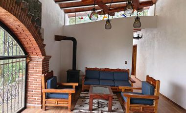 Casa en venta en tepoztlán Morelos, con  amplio terreno