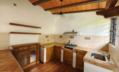 Casa en venta en tepoztlán Morelos, con  amplio terreno