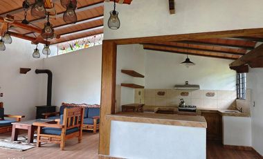 Casa en venta en tepoztlán Morelos, con  amplio terreno
