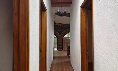 Casa en venta en tepoztlán Morelos, con  amplio terreno