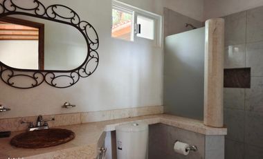 Casa en venta en tepoztlán Morelos, con  amplio terreno