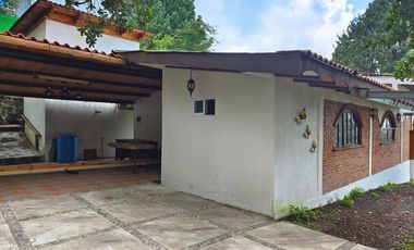 Casa en venta en tepoztlán Morelos, con  amplio terreno