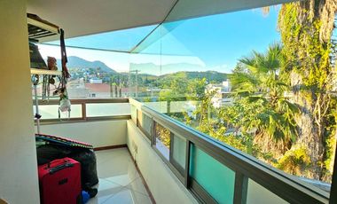 LAS CAÑADAS CASA EN VENTA DE PRACTICAMENTE UNA PLANTACON ALBERCA