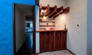 CASA EN RENTA CON INCREÍBLES ESPACIOS Y MUY  BIEN UBICADA.