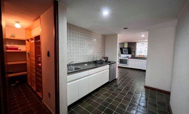 CASA EN RENTA CON INCREÍBLES ESPACIOS Y MUY  BIEN UBICADA.