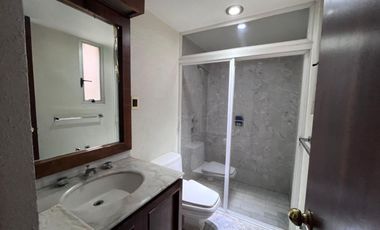 CASA EN RENTA CON INCREÍBLES ESPACIOS Y MUY  BIEN UBICADA.