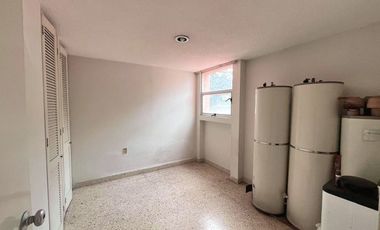 CASA EN RENTA CON INCREÍBLES ESPACIOS Y MUY  BIEN UBICADA.