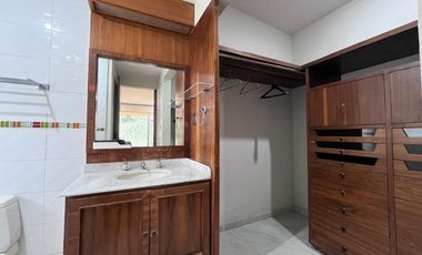 CASA EN RENTA CON INCREÍBLES ESPACIOS Y MUY  BIEN UBICADA.